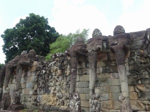 5-5カンボジア　アンコールトム　象のテラス